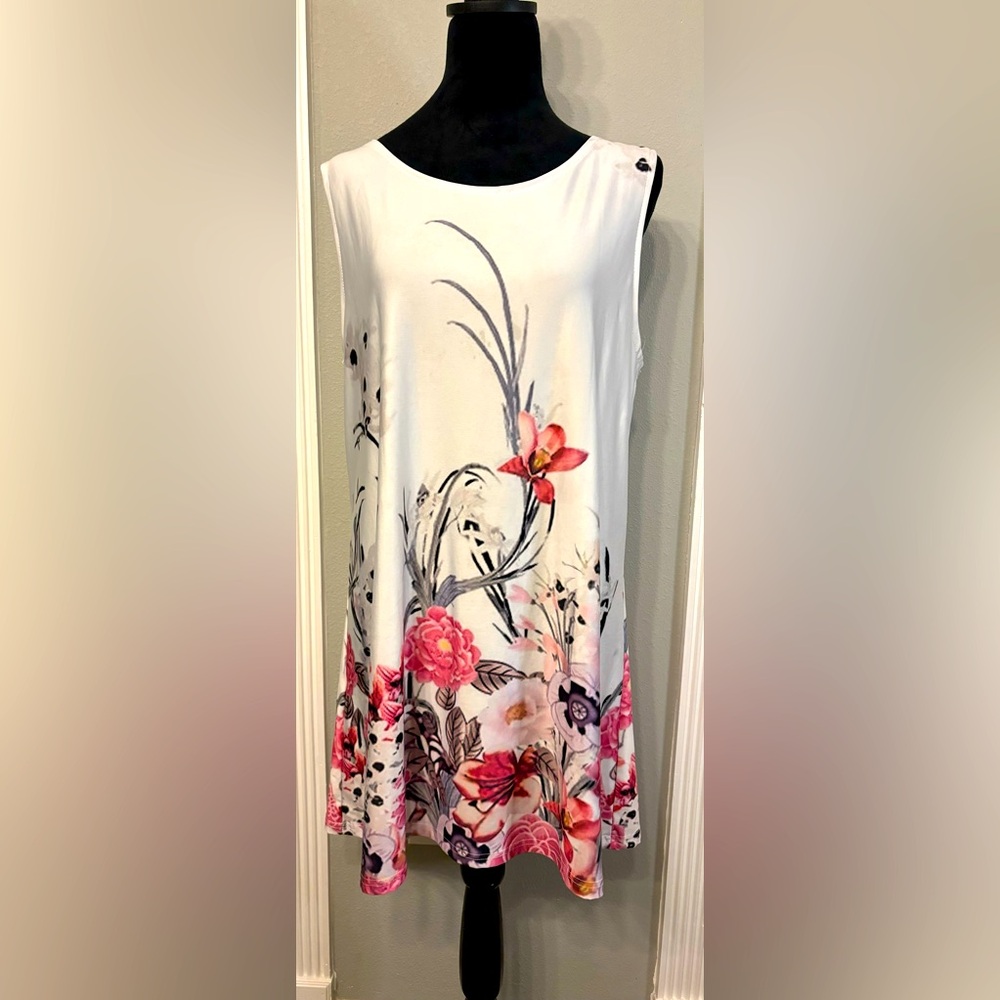Floral Large Print White & Pink Loose Fit Summer Mini Dress, Size Large